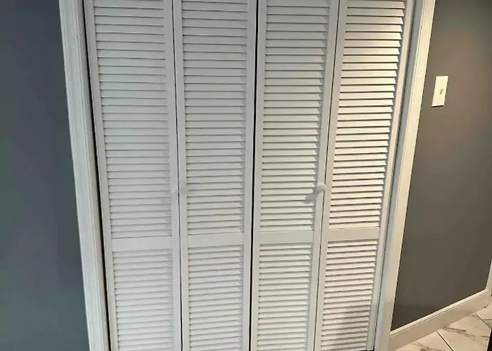 Lovely Private 1-Bedroom With Free Parking